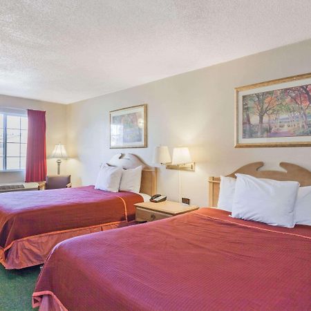 Howard Johnson By Wyndham Bakersfield Exteriör bild