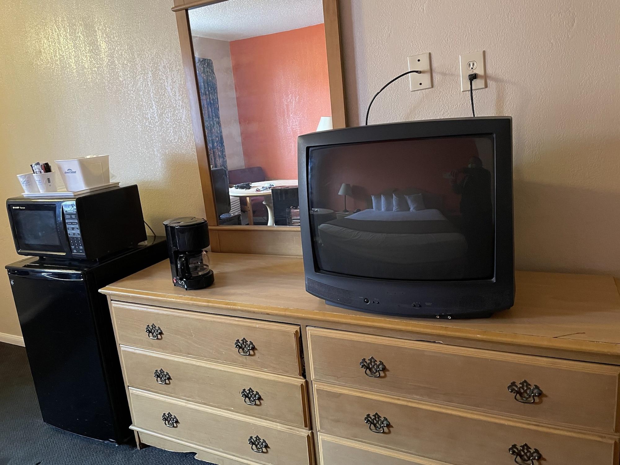 Howard Johnson By Wyndham Bakersfield Exteriör bild